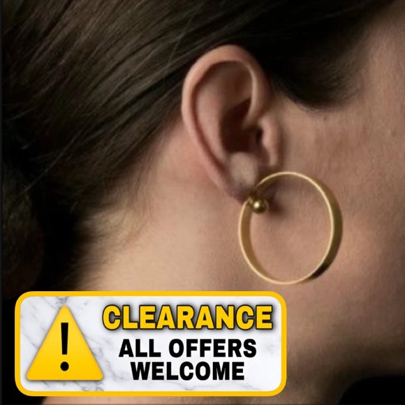 Jewelry - 🔴5/$15⚠️𝗖𝗟𝗘𝗔𝗥𝗔𝗡𝗖𝗘⚠️Big Gold Earrings NEW